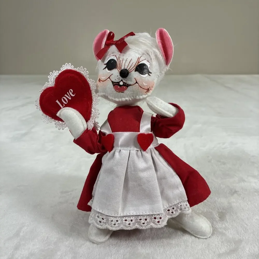 Annalee 8in Valentine Girl Mouse Item #100416 - 2016 Benefits Charity